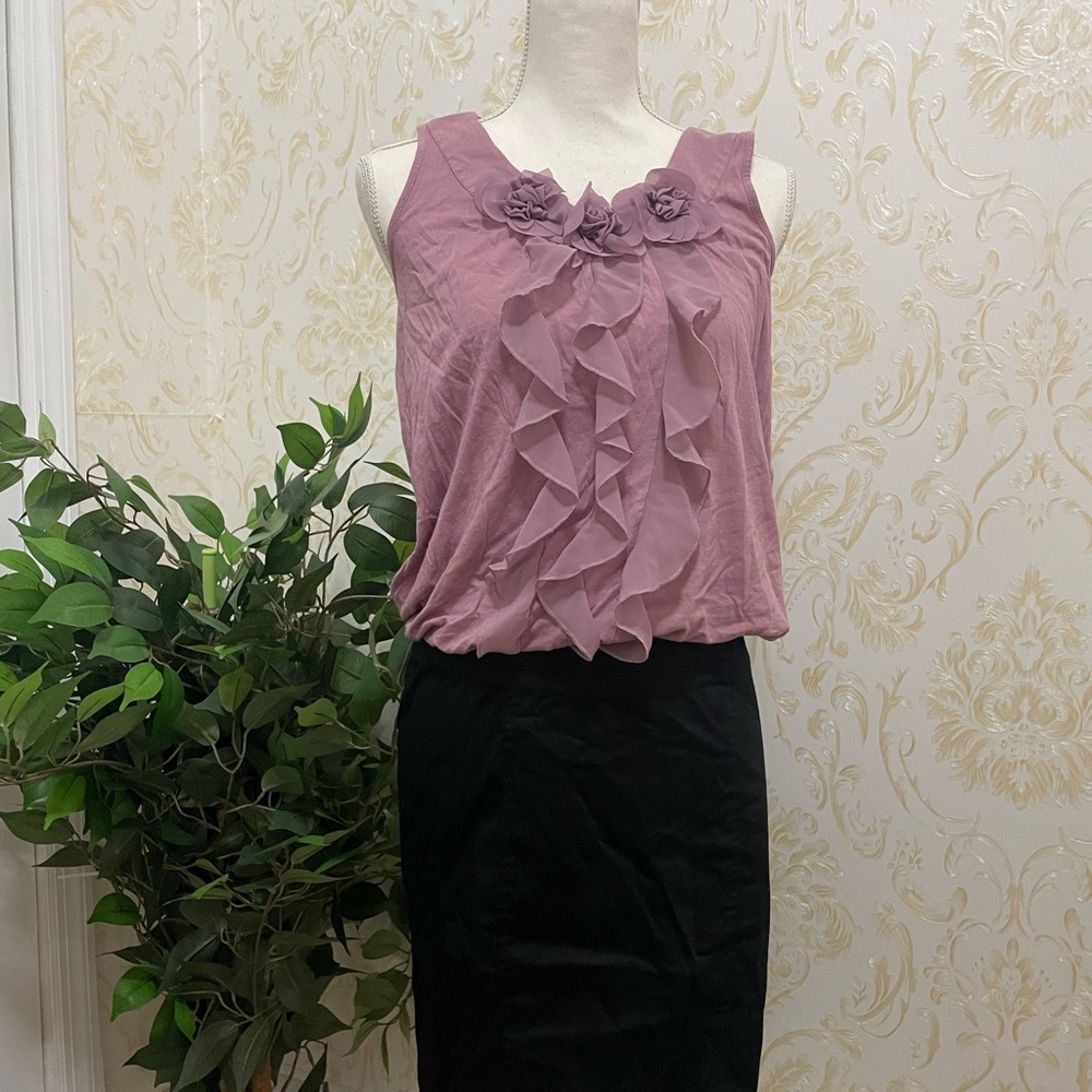 Loft cute mauve ruffle top in size SP in GUC